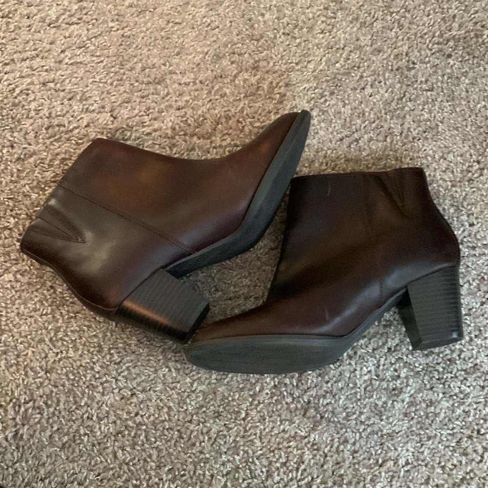 Vionic dark brown weather resistant ankle boots - Picture 5 of 6